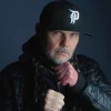 Billy Corgan explica por qué prefiere bajistas mujeres